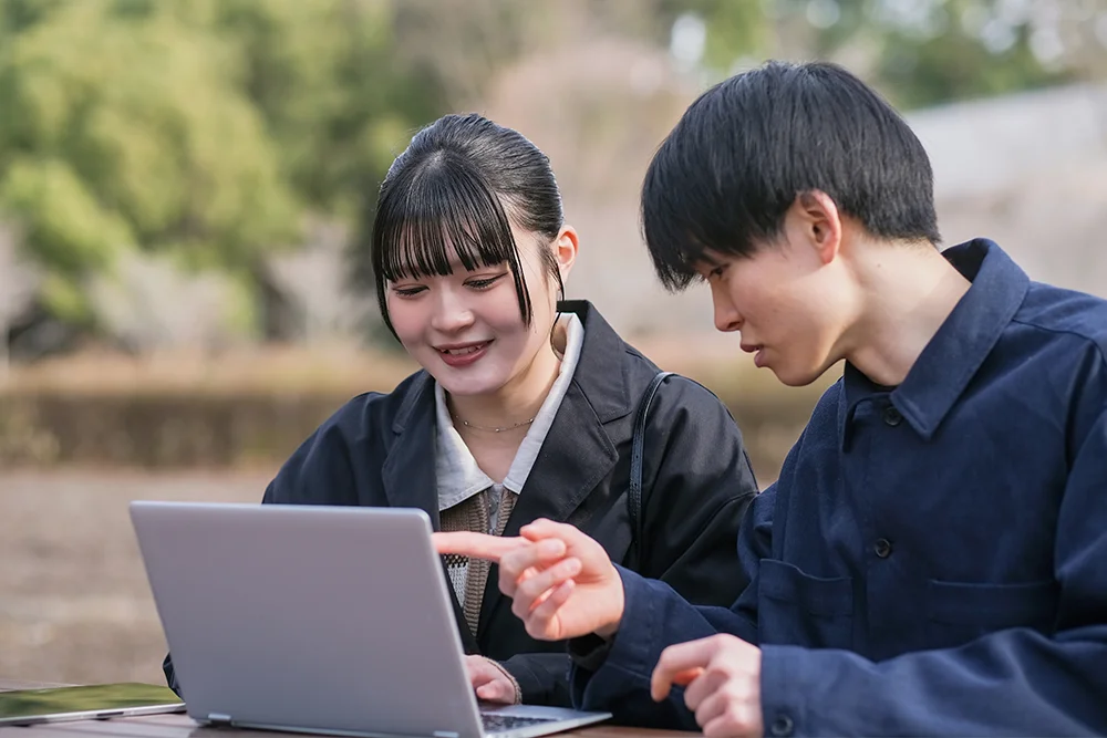 拠点で学ぶ生徒たち