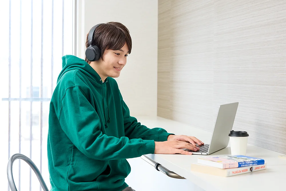 学習する生徒